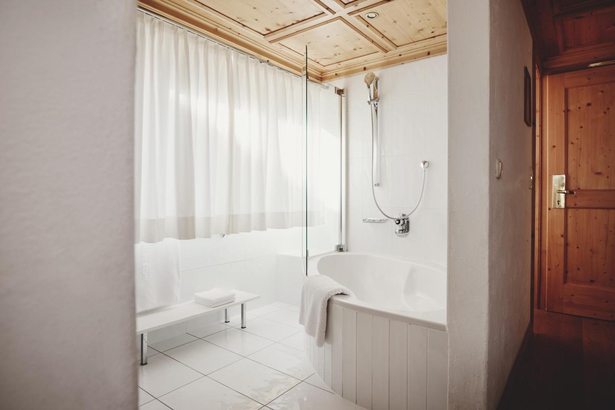 Burg Hotel Oberlech Екстериор снимка